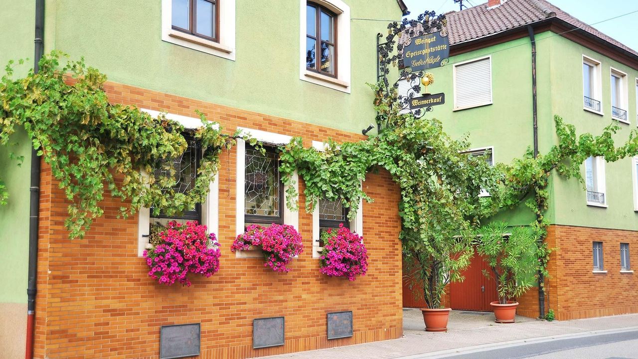 Weingut N&auml;gle