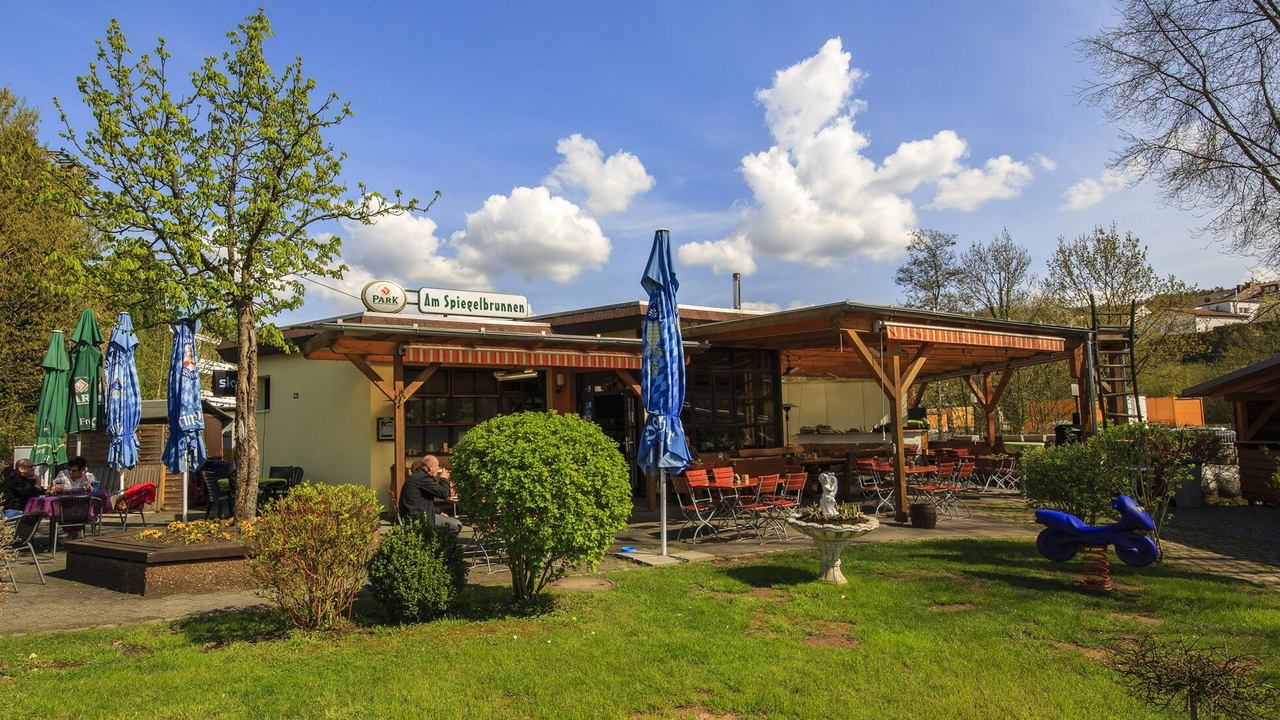 Biergarten Am Spiegelbrunnen